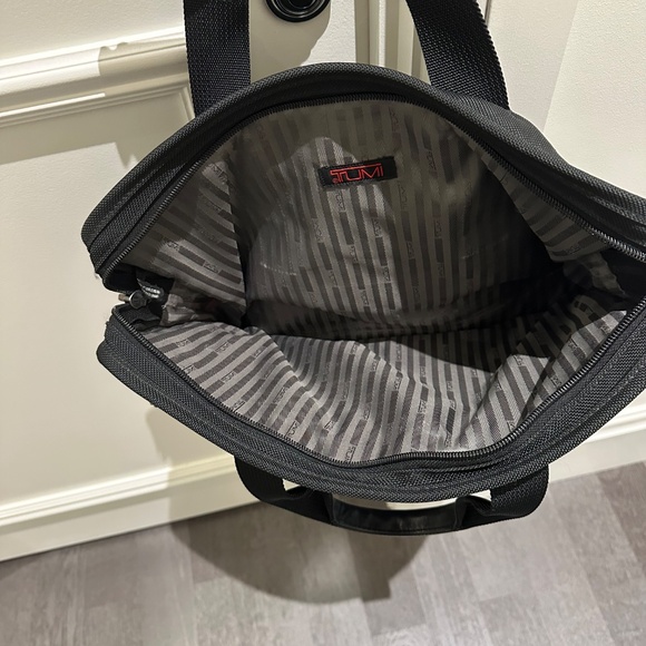 Tumi Briefcase - Picture 9 of 11